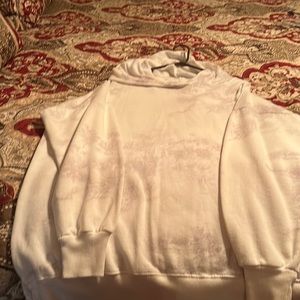 Women’s SO Sweater never worn